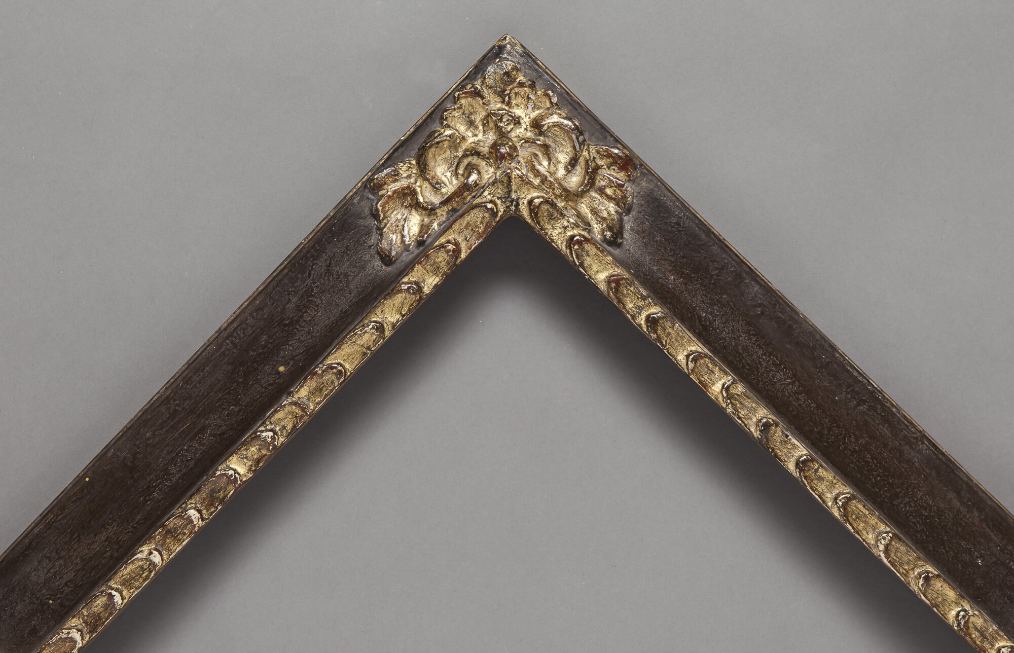 17th Century reverse with stylised laurel leaf.